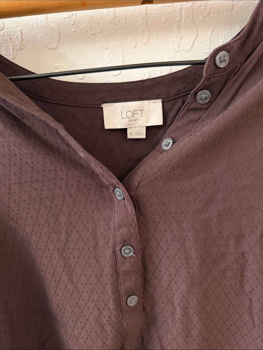 Loft brown dot texture Henley button down blouse t shirt xl - Picture 3 of 4